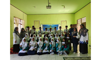 Gelar Gebyar 10 Muharram, MTsN 1 Banjar Berikan Santunan dan Bagikan Bubur Asyura